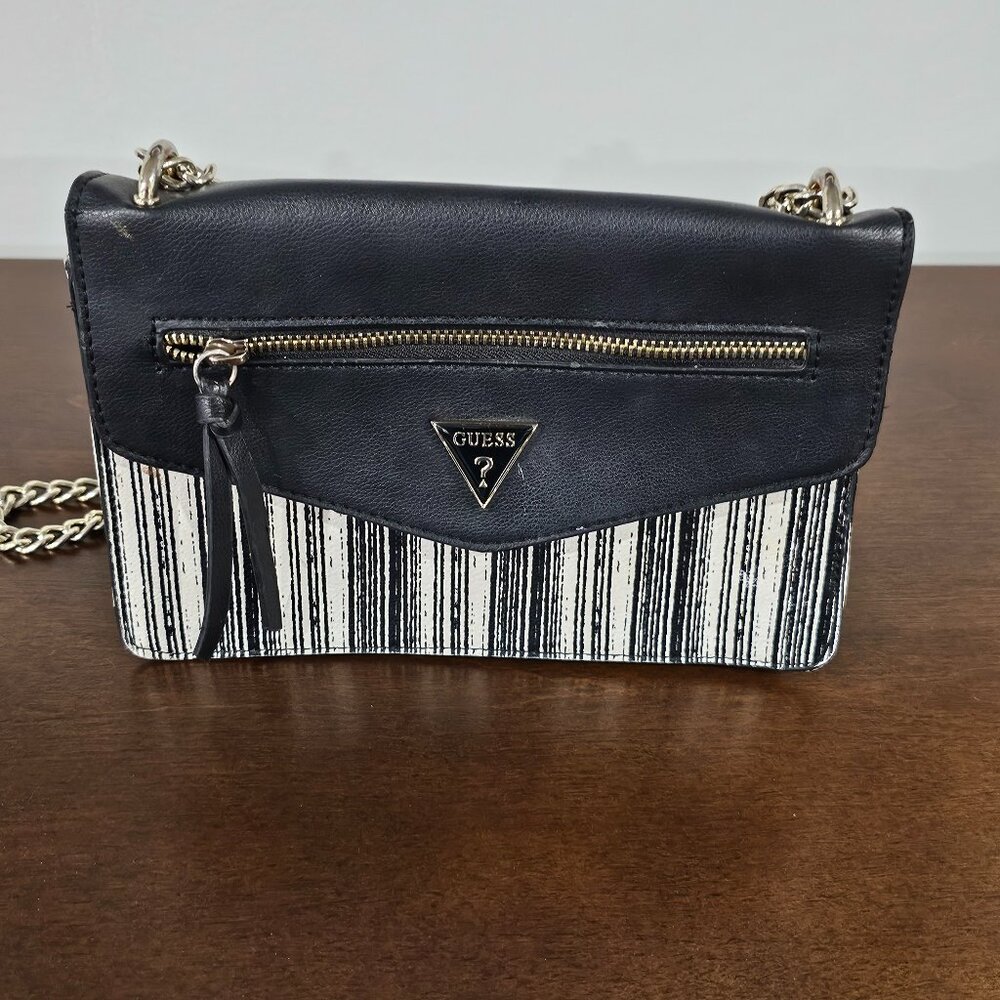 Guess Purse Strip black and white pattern on front with black lid